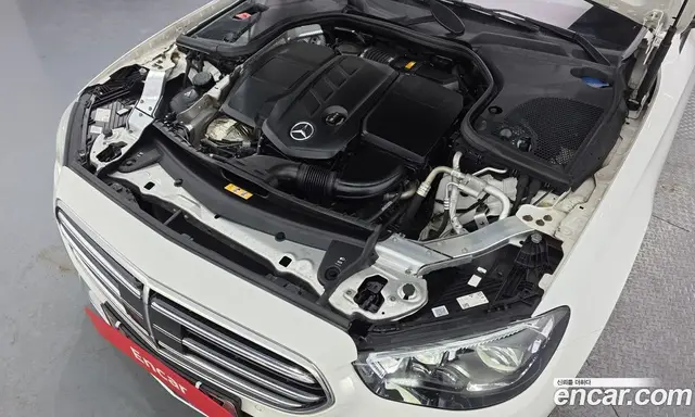 Mercedes-Benz E-Class 2022 1.9 автомат (гидро), миниатюра 6