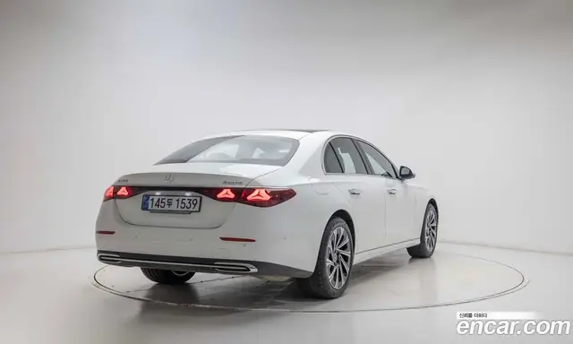 Mercedes-Benz E-Class 2025 2.0 автомат (гидро), миниатюра 2