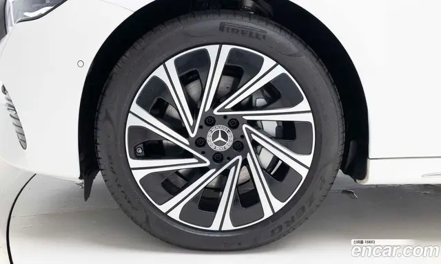 Mercedes-Benz E-Class 2025 2.0 автомат (гидро), миниатюра 5
