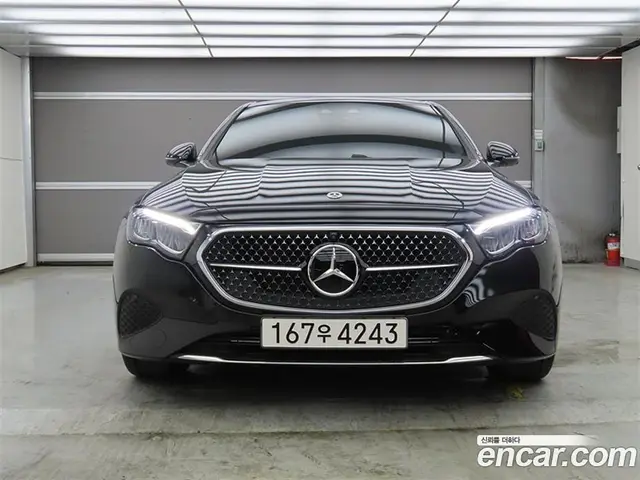 Mercedes-Benz E-Class 2025 2.0 автомат (гидро), миниатюра 2