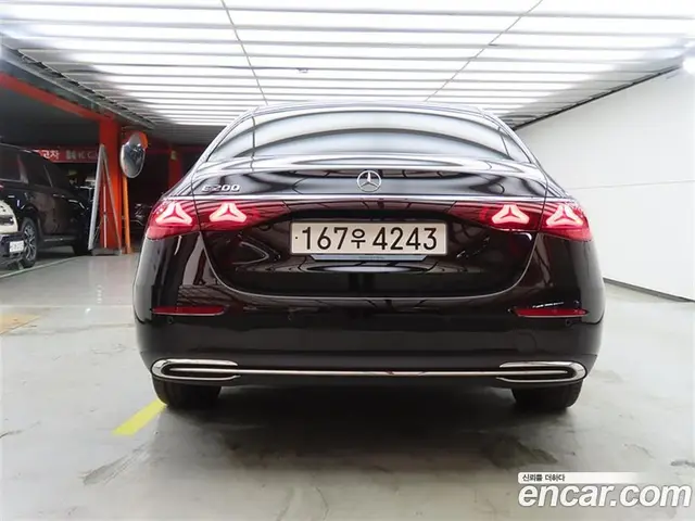 Mercedes-Benz E-Class 2025 2.0 автомат (гидро), миниатюра 3