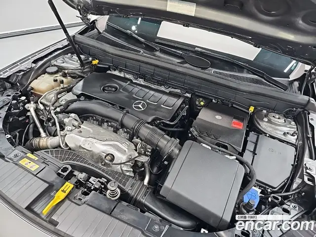 Mercedes-Benz GLB-Class 2020 2.0 автомат (гидро), миниатюра 6