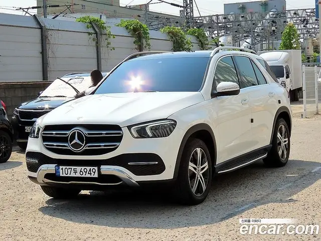 Mercedes-Benz GLE-Class 2020 1.9 автомат (гидро), миниатюра 2
