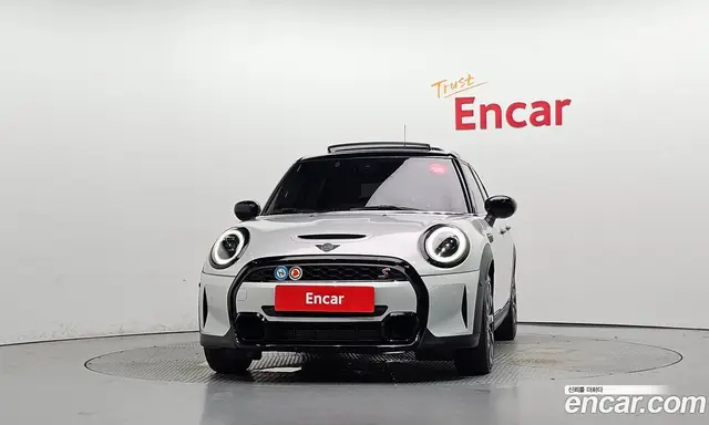 Mini Cooper 2022 2.0 автомат (гидро), миниатюра 3
