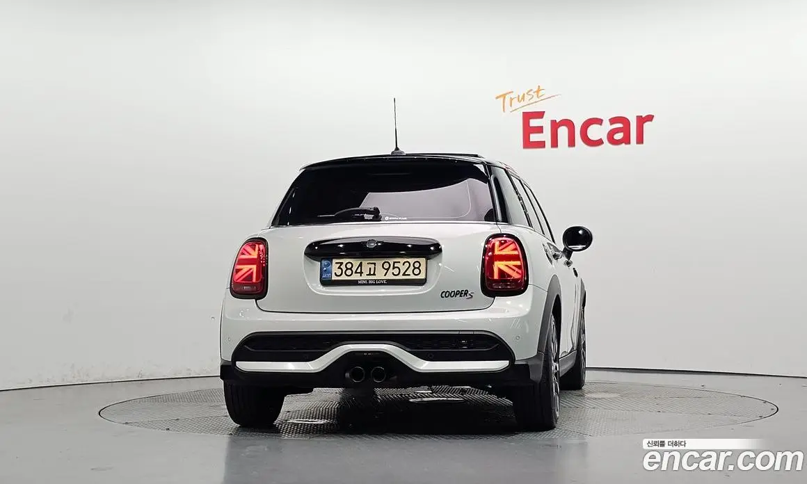 Mini Cooper 2022 2.0 автомат (гидро), фото 4