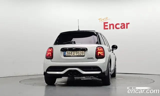 Mini Cooper 2022 2.0 автомат (гидро), миниатюра 4