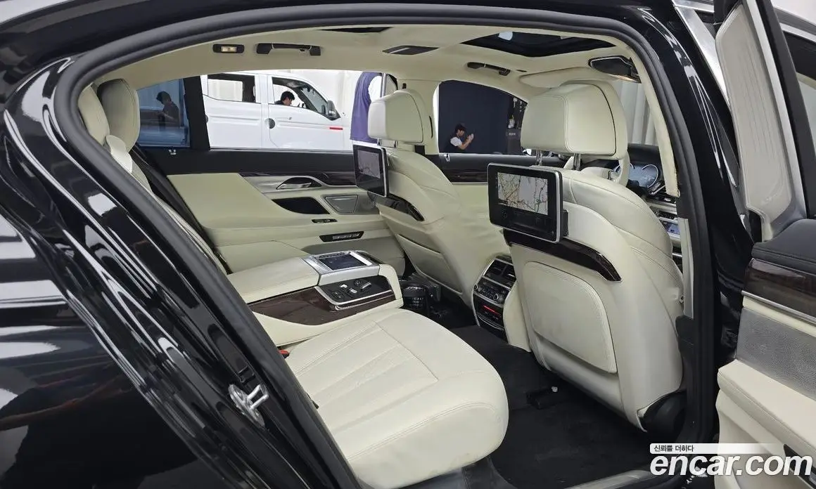 BMW 7 серия 2016 4.4 автомат (гидро), фото 12