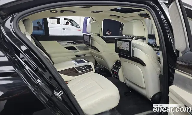 BMW 7 серия 2016 4.4 автомат (гидро), миниатюра 12