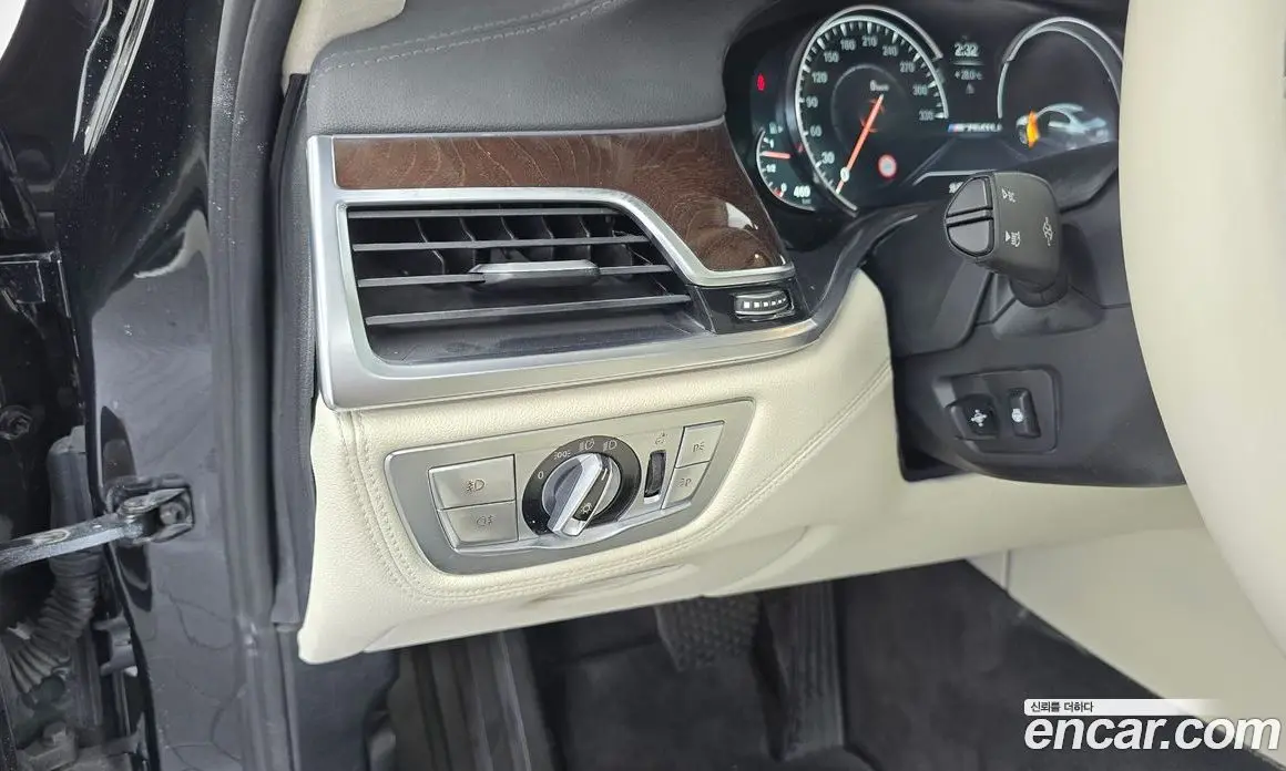 BMW 7 серия 2016 4.4 автомат (гидро), фото 16