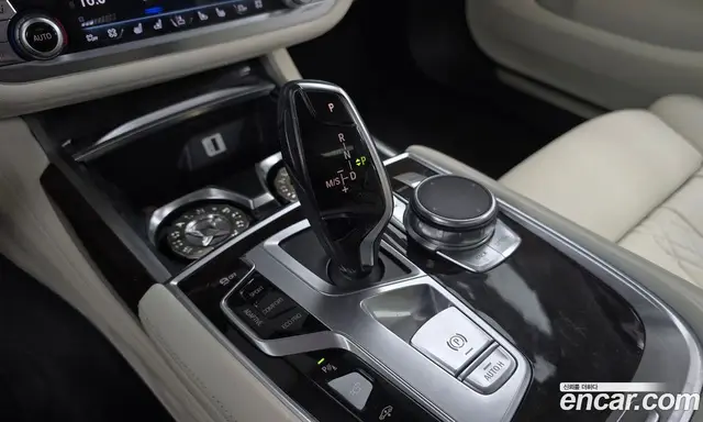 BMW 7 серия 2016 4.4 автомат (гидро), миниатюра 9