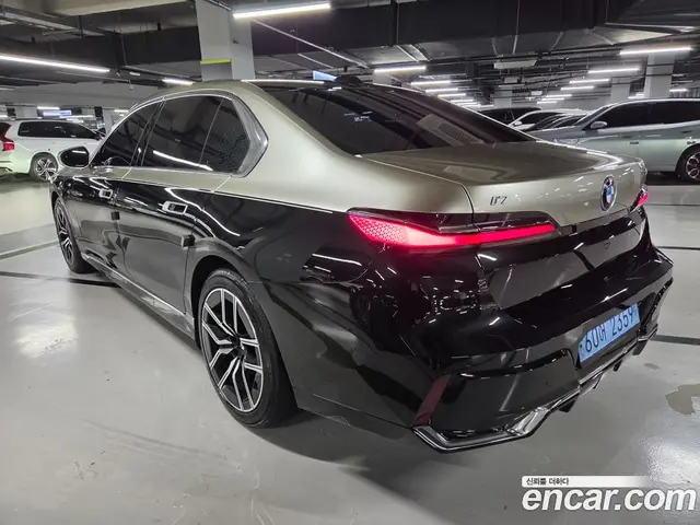 BMW i7 2024 1.0 автомат (гидро), миниатюра 2