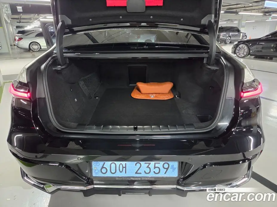 BMW i7 2024 1.0 автомат (гидро), фото 18