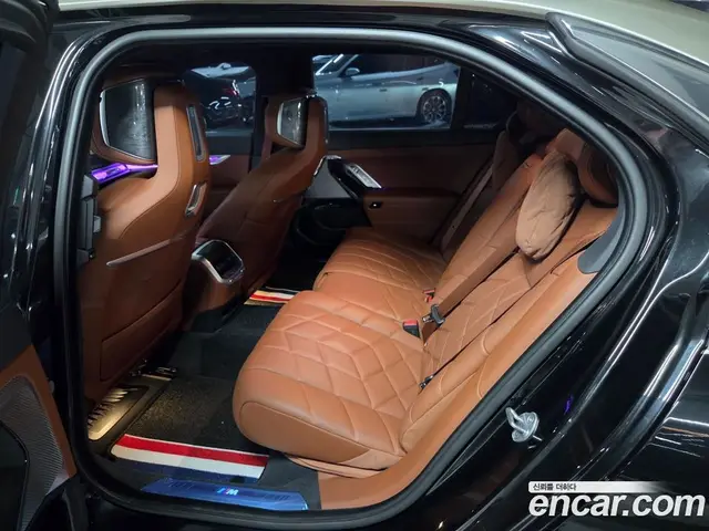 BMW i7 2024 1.0 автомат (гидро), миниатюра 5