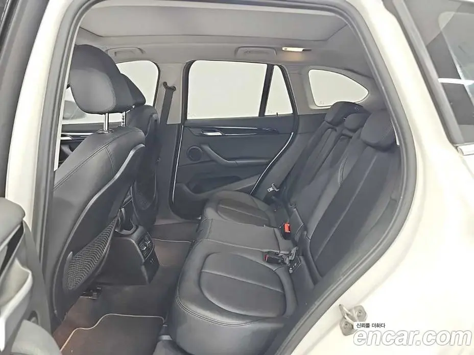 BMW X1 2021 2.0 автомат (гидро), фото 12