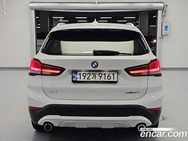 BMW X1 2021 2.0 автомат (гидро), миниатюра 3