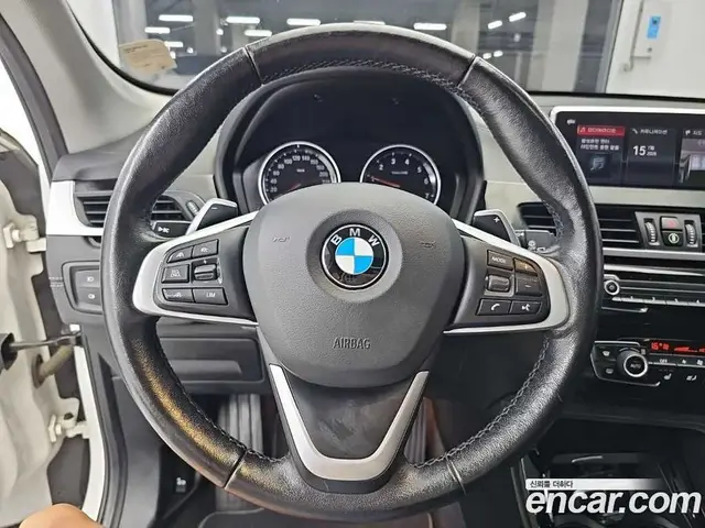 BMW X1 2021 2.0 автомат (гидро), миниатюра 9