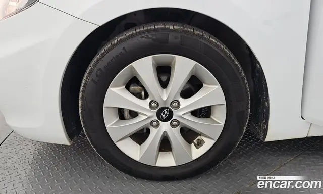 Hyundai Accent 2016 1.4 автомат (гидро), миниатюра 5 Hyundai Accent 2016 1.4 автомат (гидро), миниатюра 5