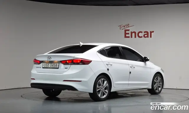 Hyundai Avante, 2016, 57 984 км
