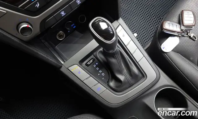 Hyundai Avante 2016 1.6 автомат (гидро), миниатюра 11