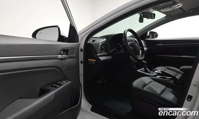 Hyundai Avante 2016 1.6 автомат (гидро), миниатюра 12
