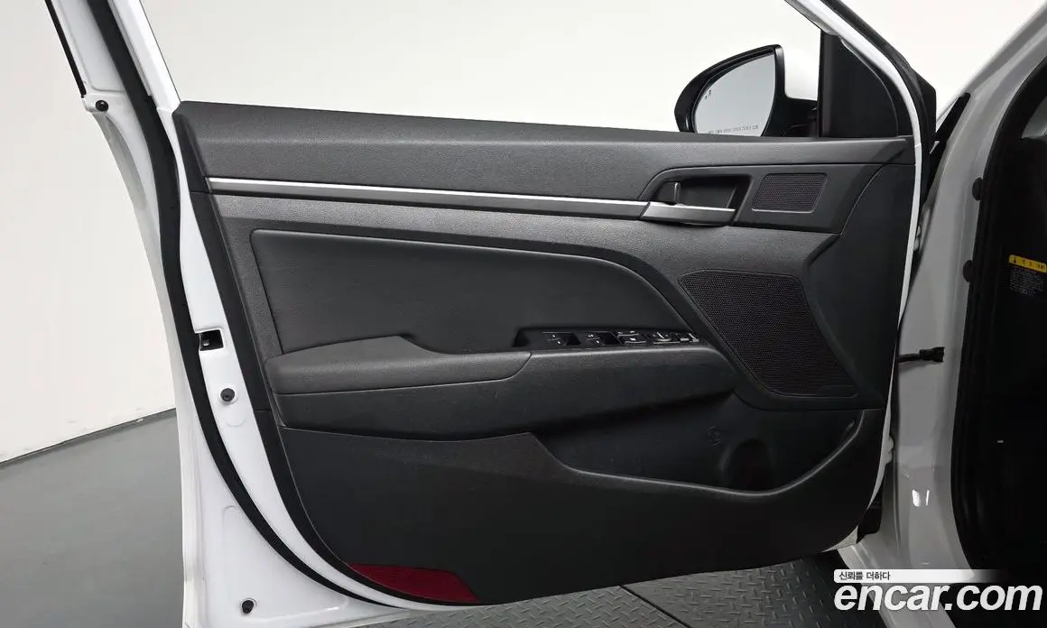 Hyundai Avante 2016 1.6 автомат (гидро), фото 13