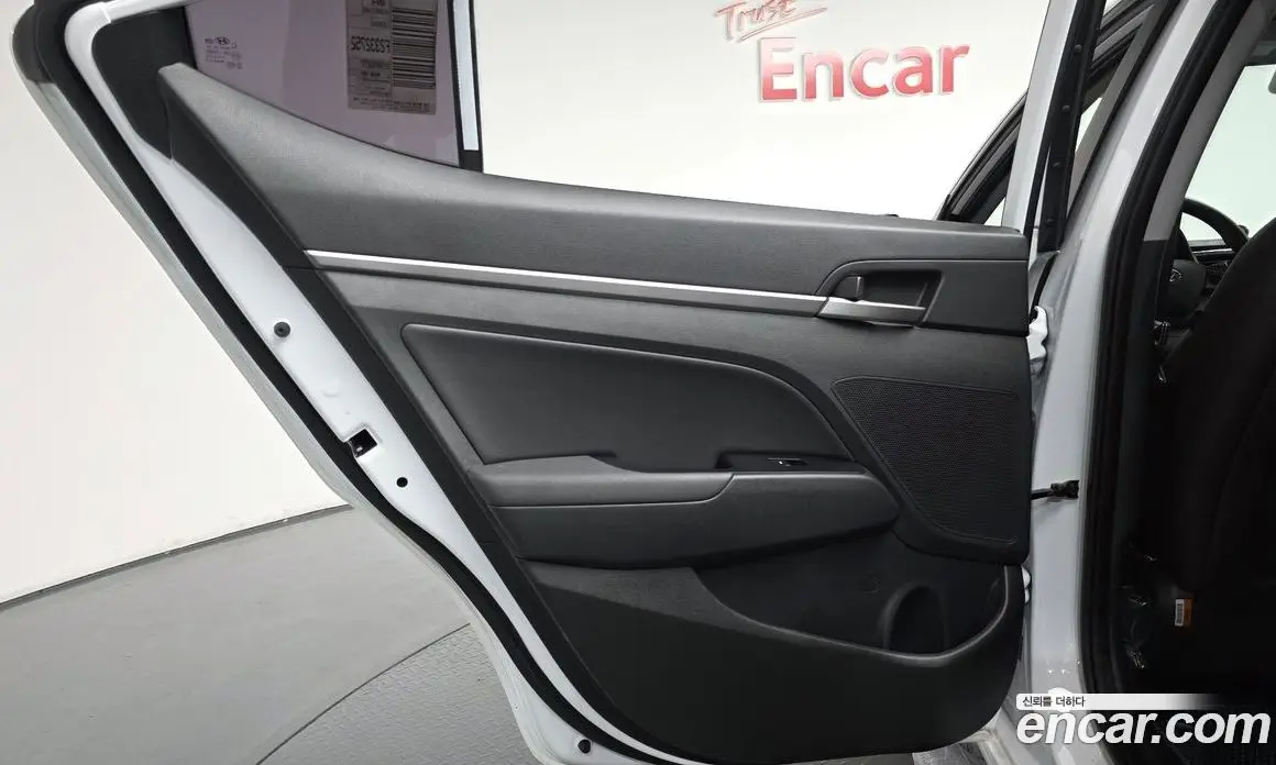 Hyundai Avante 2016 1.6 автомат (гидро), фото 14
