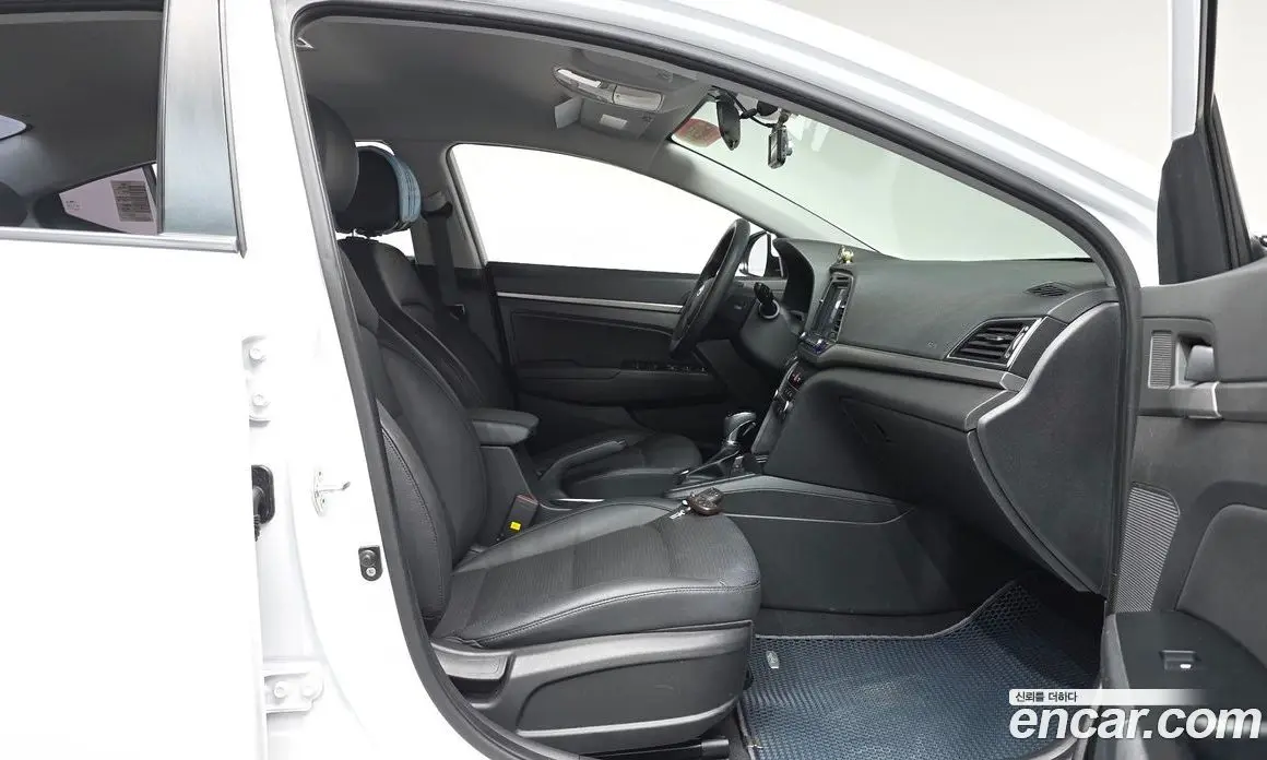 Hyundai Avante 2016 1.6 автомат (гидро), фото 15