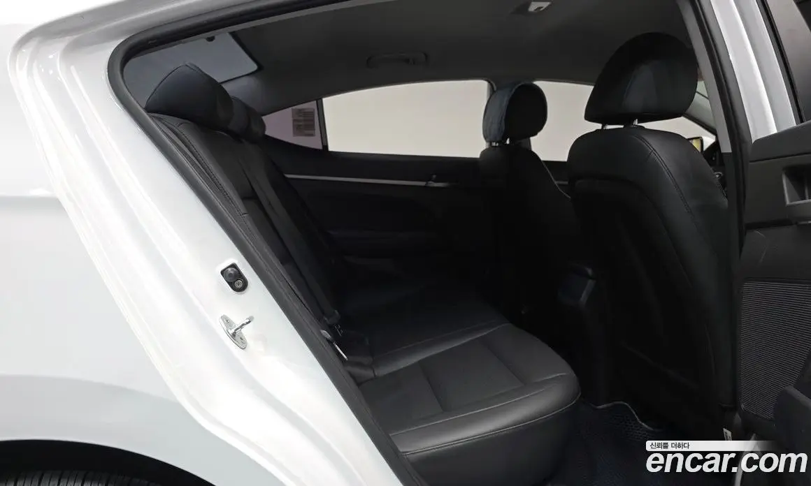 Hyundai Avante 2016 1.6 автомат (гидро), фото 16
