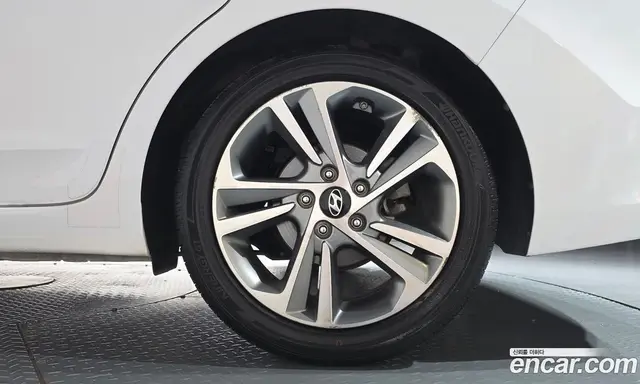 Hyundai Avante 2016 1.6 автомат (гидро), миниатюра 6