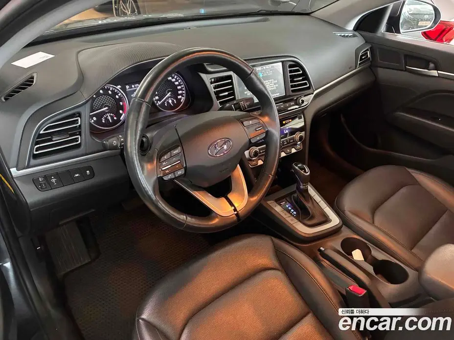 Hyundai Avante 2018 1.6 автомат (гидро), фото 5