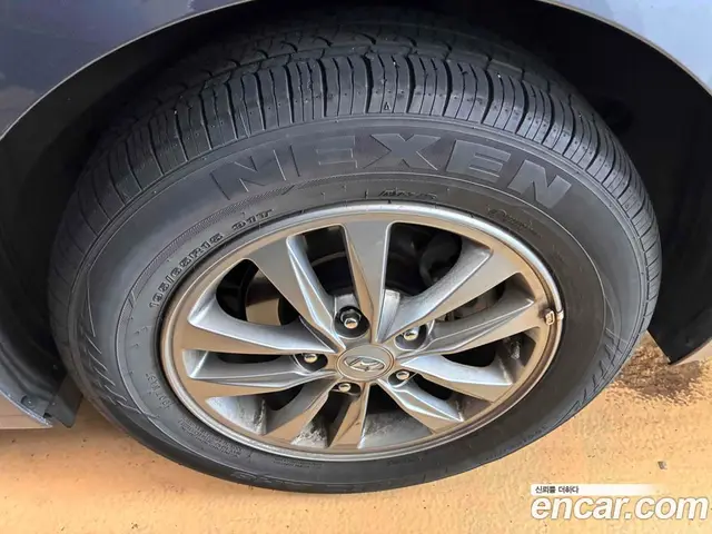 Hyundai Avante 2018 1.6 автомат (гидро), миниатюра 9