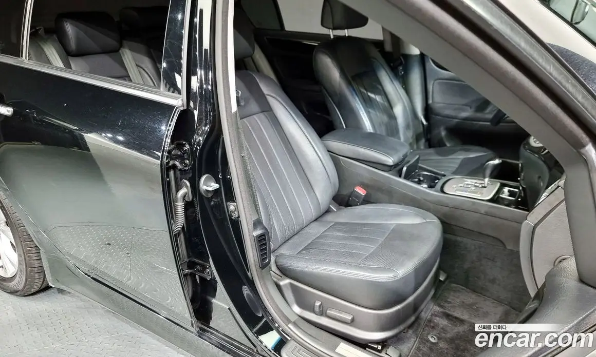 Hyundai Genesis 2013 3.3 автомат (гидро), фото 12