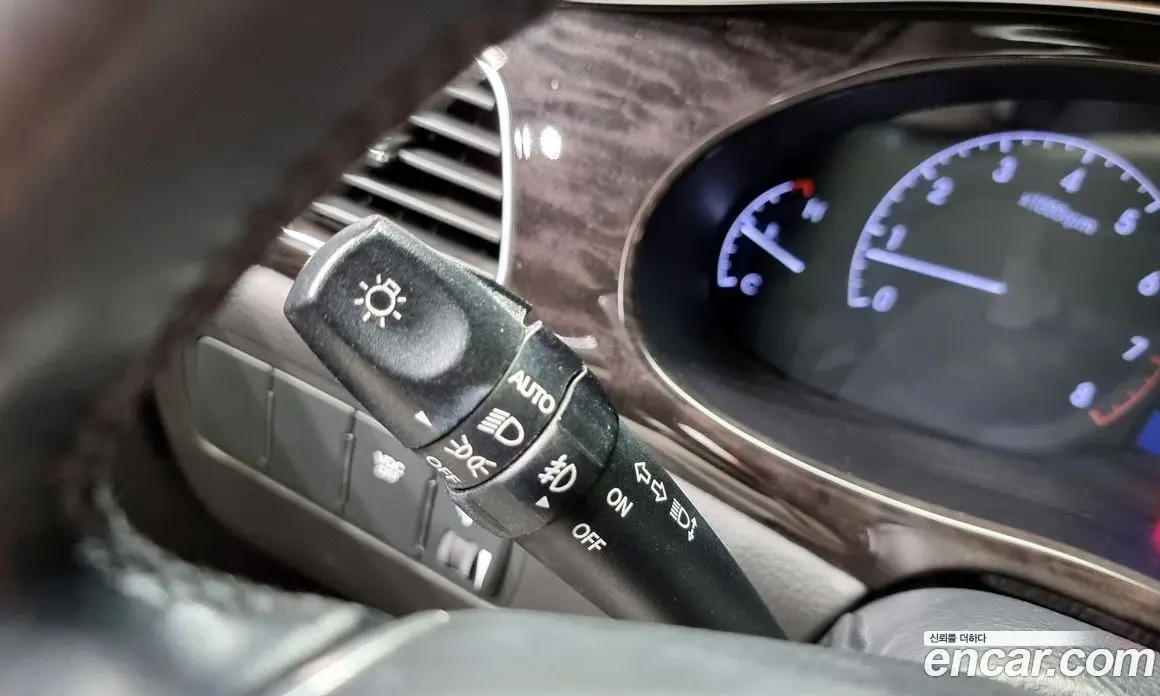 Hyundai Genesis 2013 3.3 автомат (гидро), фото 16