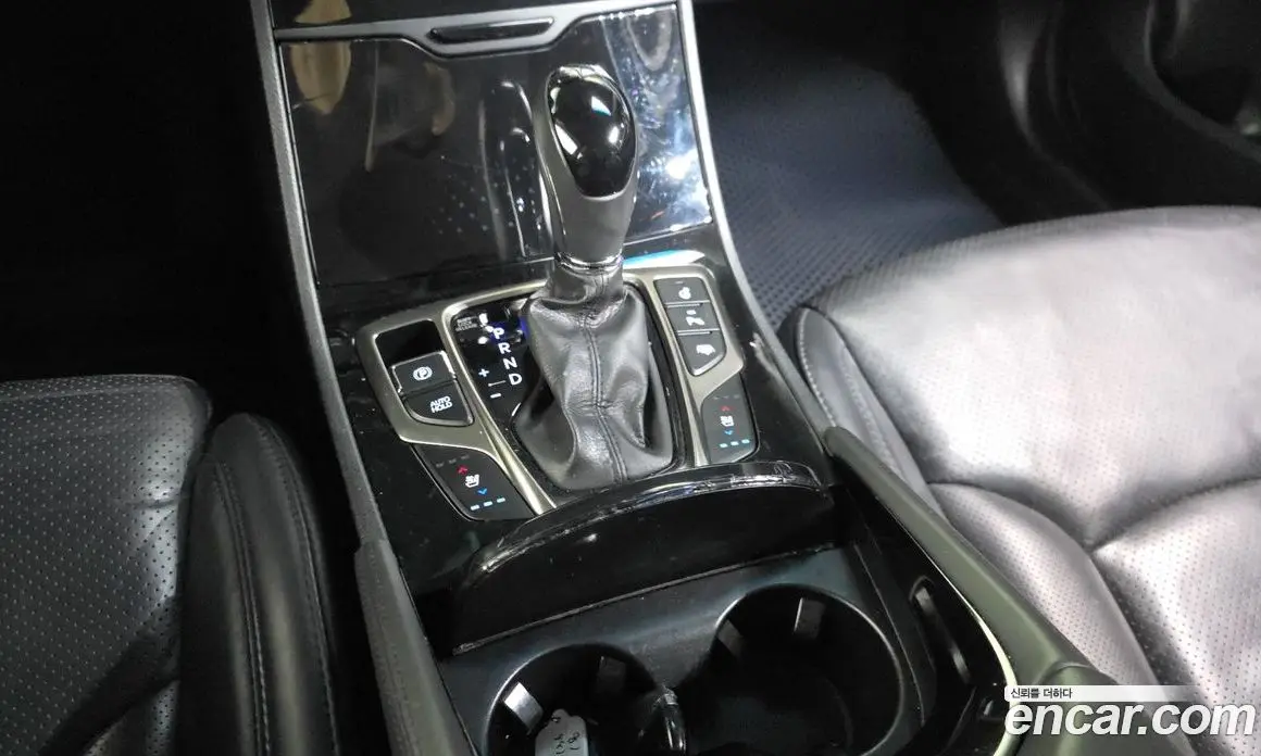 Hyundai Grandeur 2012 3.0 автомат (гидро), фото 12 Hyundai Grandeur 2012 3.0 автомат (гидро), фото 12