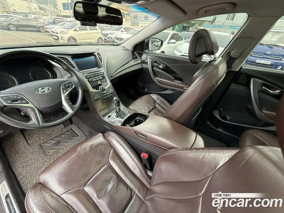 Hyundai Grandeur 2015 3.0 автомат (гидро), фото 8