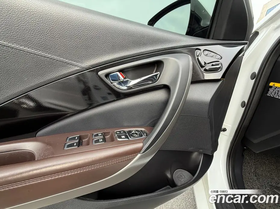 Hyundai Grandeur 2015 3.0 автомат (гидро), фото 10