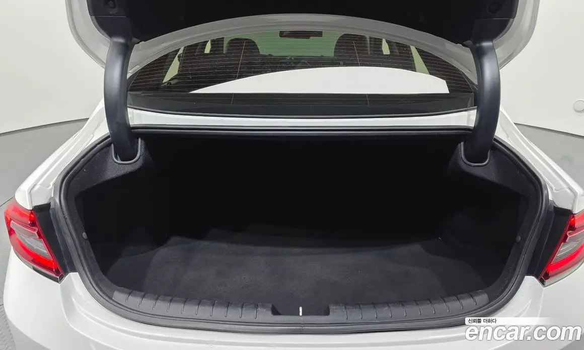Hyundai Grandeur 2016 2.4 автомат (гидро), фото 20