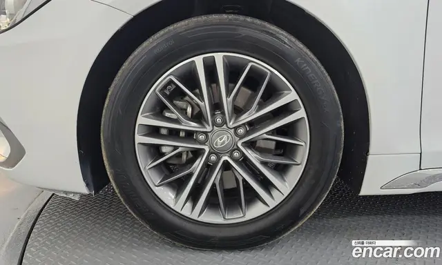 Hyundai Grandeur 2016 2.4 автомат (гидро), миниатюра 5