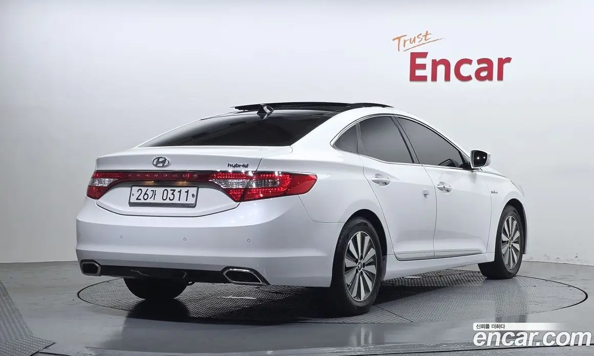 Hyundai Grandeur 2016 2.4 автомат (гидро), фото 2 Hyundai Grandeur 2016 2.4 автомат (гидро), фото 2
