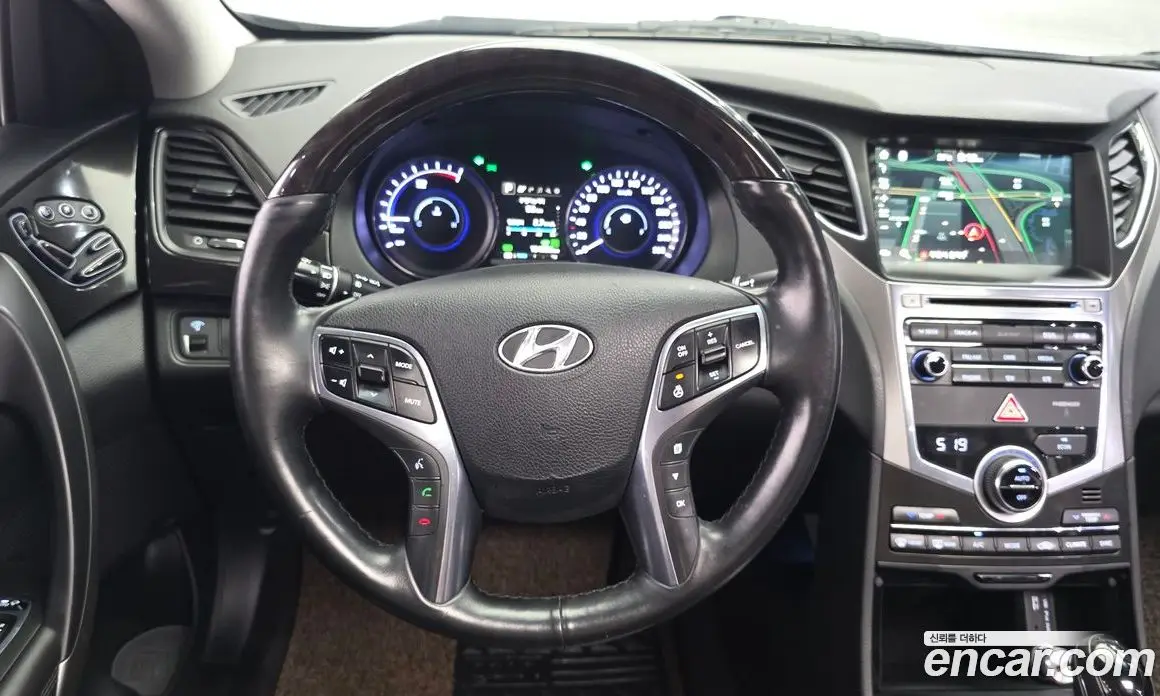 Hyundai Grandeur 2016 2.4 автомат (гидро), фото 13 Hyundai Grandeur 2016 2.4 автомат (гидро), фото 13