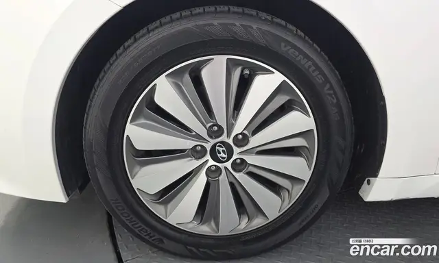 Hyundai Grandeur 2016 2.4 автомат (гидро), миниатюра 5 Hyundai Grandeur 2016 2.4 автомат (гидро), миниатюра 5