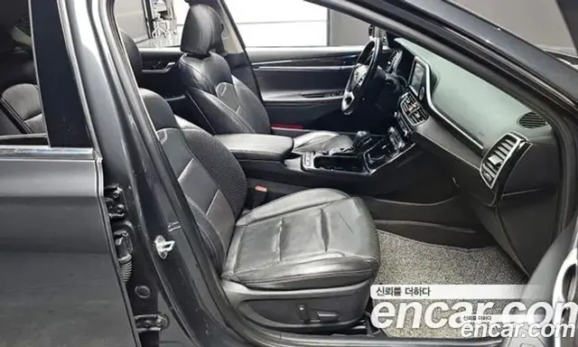 Hyundai Grandeur 2017 3.0 автомат (гидро), миниатюра 10 Hyundai Grandeur 2017 3.0 автомат (гидро), миниатюра 10