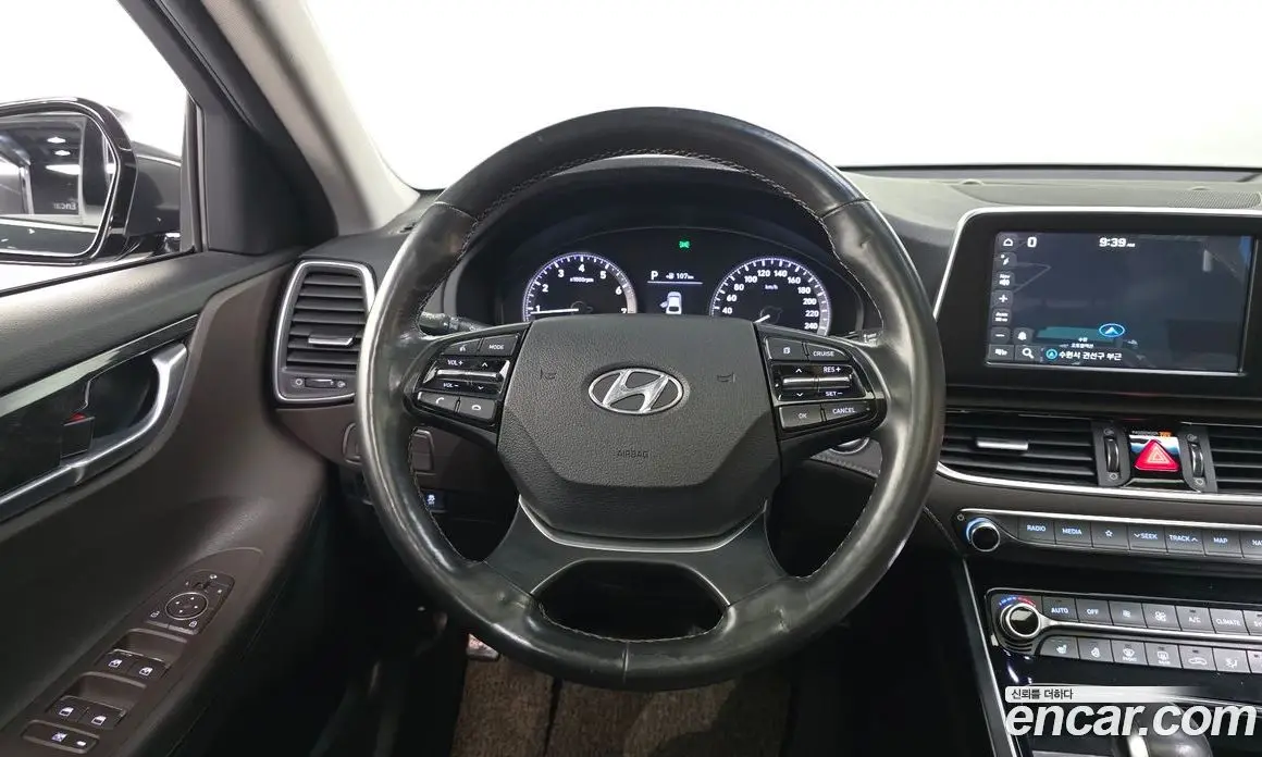 Hyundai Grandeur 2018 2.4 автомат (гидро), фото 13