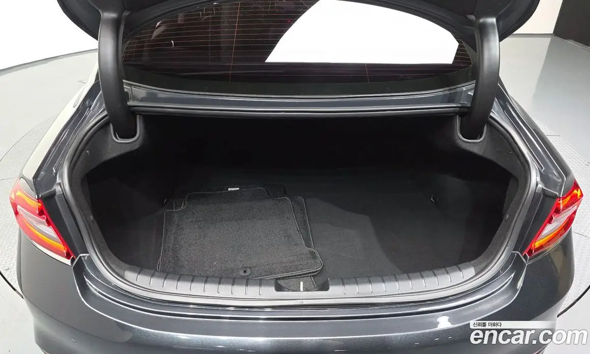 Hyundai Grandeur 2018 2.4 автомат (гидро), фото 20