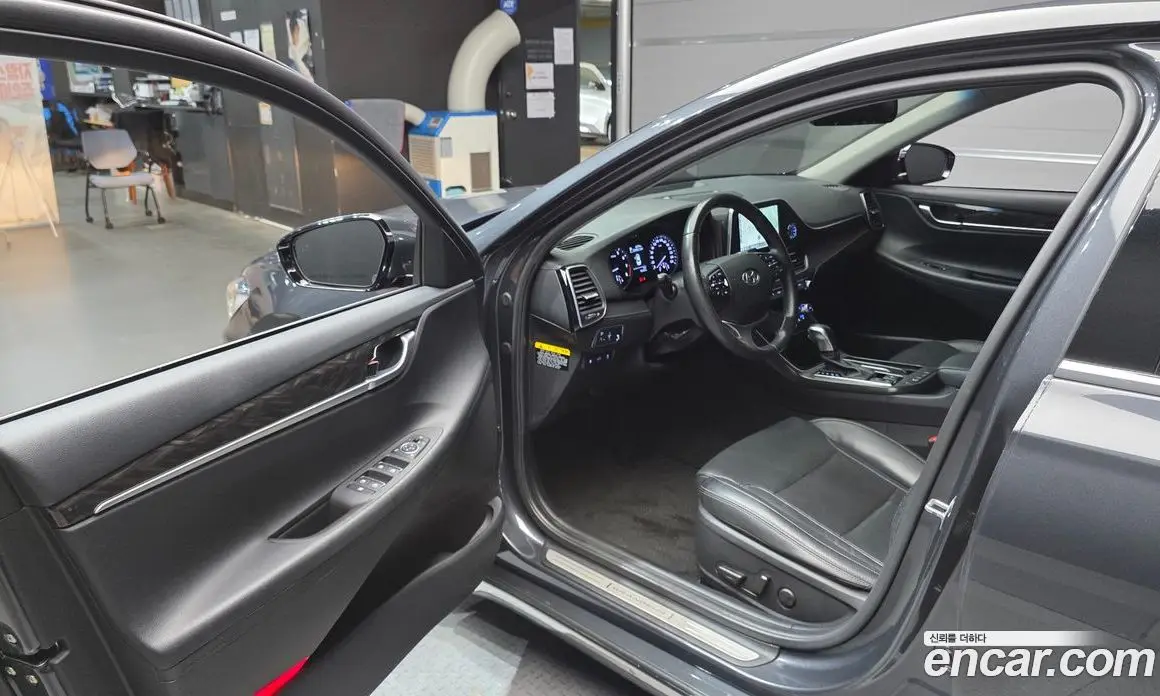 Hyundai Grandeur 2018 2.4 автомат (гидро), фото 13 Hyundai Grandeur 2018 2.4 автомат (гидро), фото 13