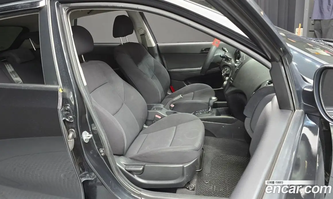 Hyundai i30 2009 1.6 автомат (гидро), фото 12