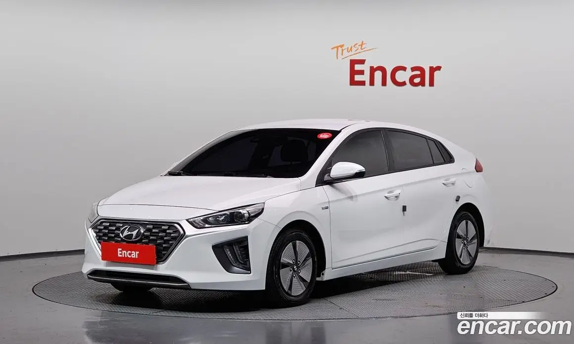 Hyundai Ioniq 2019 1.6 автомат (гидро), фото 1 Hyundai Ioniq 2019 1.6 автомат (гидро), фото 1
