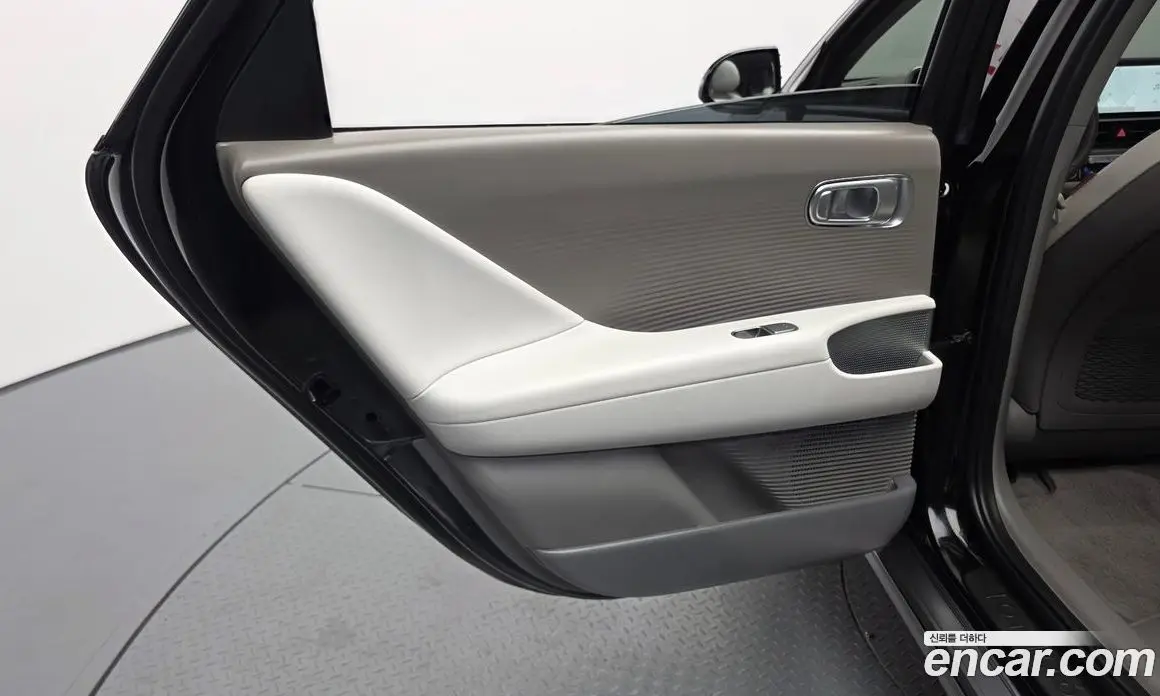 Hyundai Ioniq 6 2023 0.1 автомат (гидро), фото 15