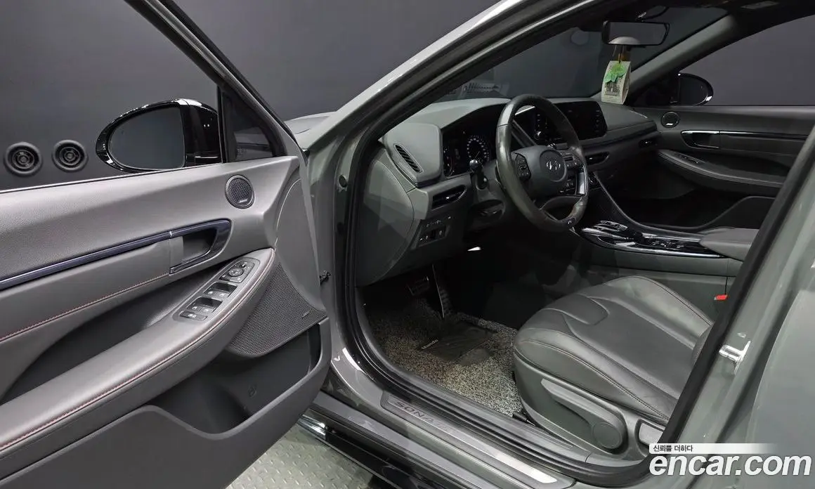 Hyundai Sonata 2022 2.5 автомат (гидро), фото 13