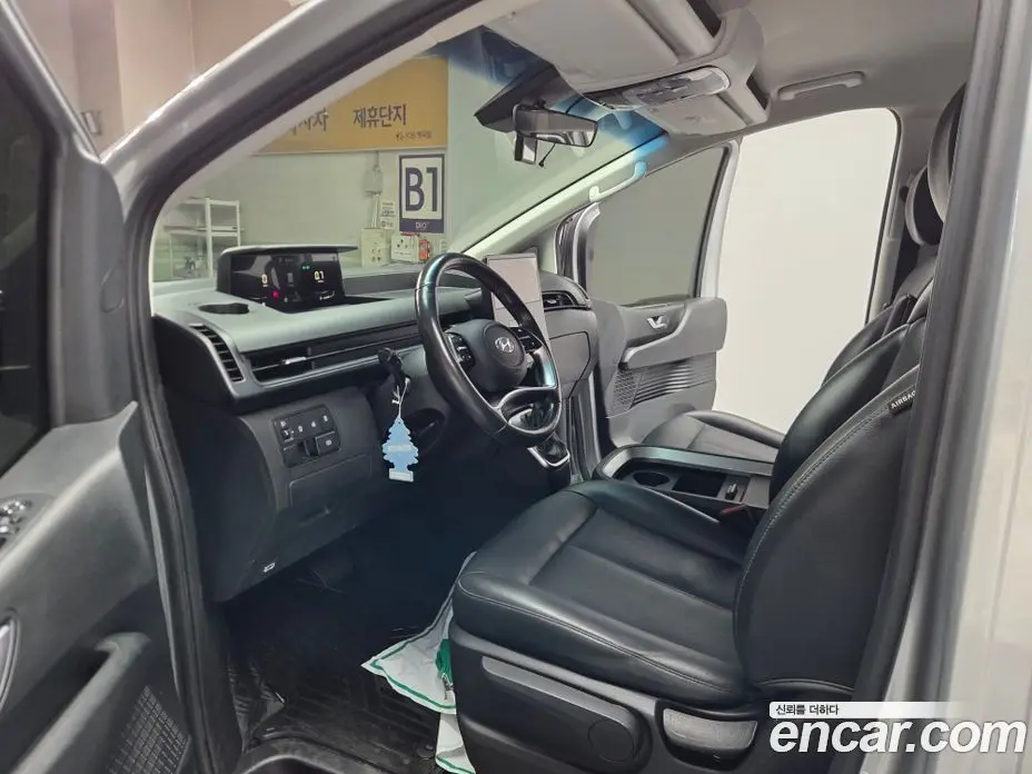 Hyundai Staria 2022 2.2 автомат (гидро), фото 14